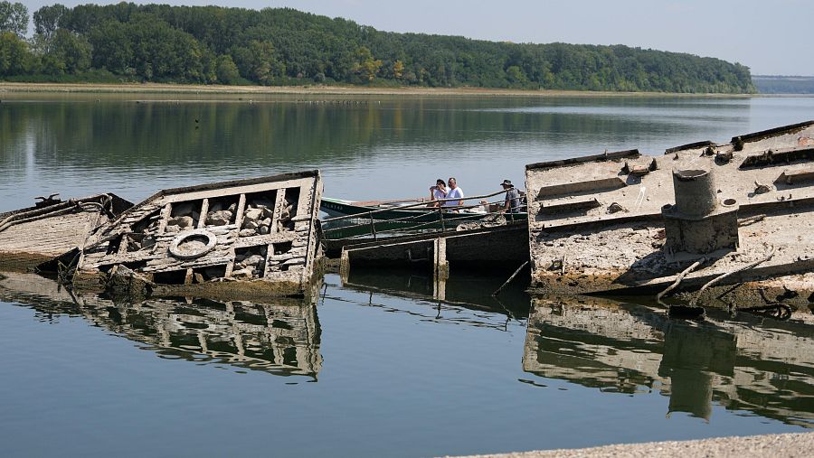 La ola de calor y la sequía dejan al Danubio bajo mínimos.