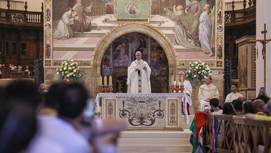 El papa León XIV durante la misa celebrada ante miles de jóvenes en Asís, Italia