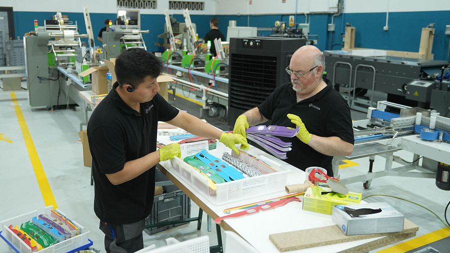 Una de las empresas españolas encargadas de fabricar gafas homologadas