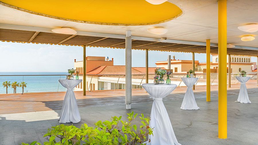 Mostra de com organitzaran l'esdeveniment al 'rooftop' de l'Hotel Le Méridien Ra Beach Hotel & Spa