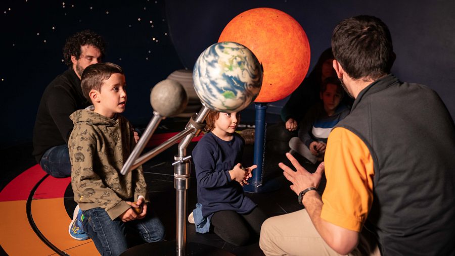 Taller d'infants al Planetari de ComoCaixa