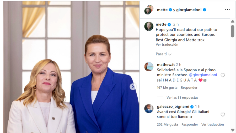 La primera ministra italiana, Giorgia Meloni, junto su  homóloga danesa, Mette Frederiksen