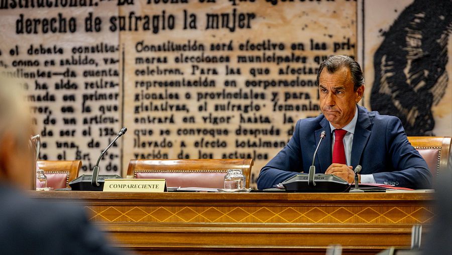 El presidente de la Comisión de Interior del Senado, Fernando Martínez-Maíllo, evidencia la ausencia y la 