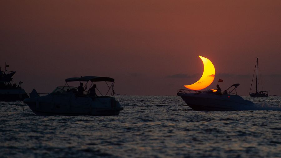 Vista del mar durante el eclipse solar total de 2026, a 12 de agosto de 2026, en Ibiza