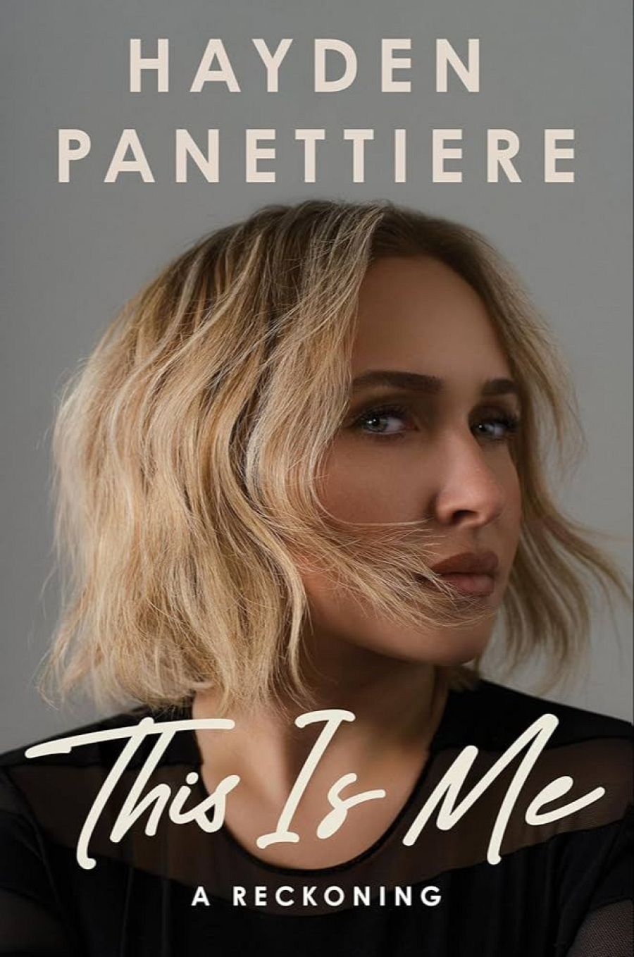 Portada de su autobiografía This is me: a reckoning, que ha recibido críticas positivas y sólidas en las plataformas