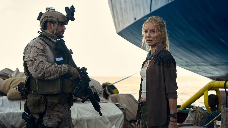 Angie Ellis (Annabelle Wallis), co-protagonista de la película junto a un marine estadounidense