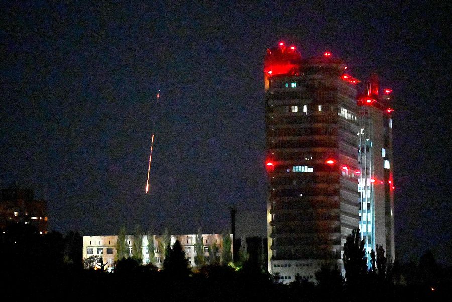 Un misil lanzado por Rusia cae en Kiev, Ucrania
