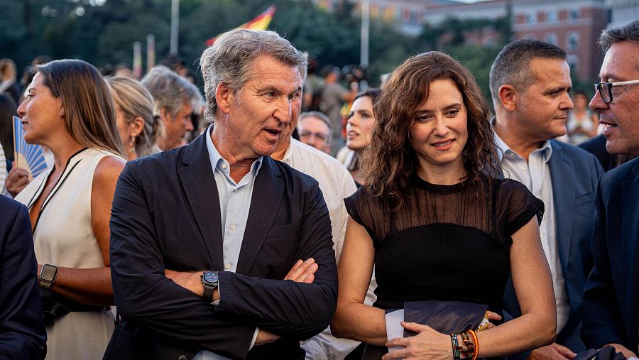 Alberto Núñez Feijóo e Isabel Díaz Ayuso, en la manifestación de Cibeles, en Madrid