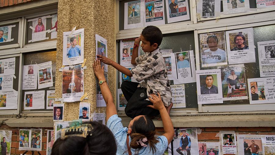 Los nepalíes se aferran al 
