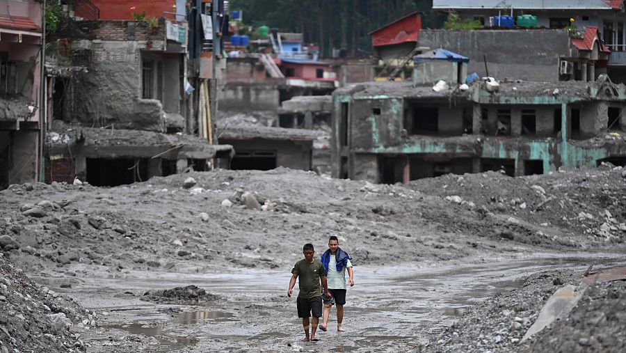 Los nepalíes se aferran al 