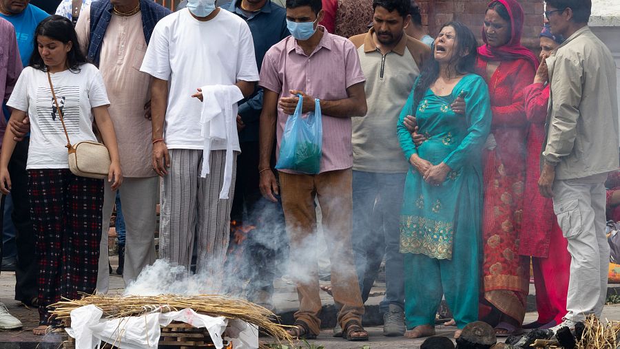 Los nepalíes se aferran al 
