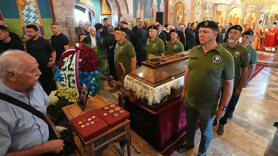 Polémica por la exaltación del 'carnicero de Bosnia' durante su velatorio en la Iglesia de San Luca