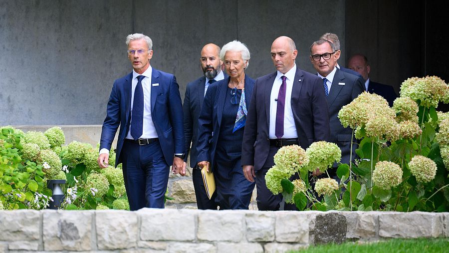 La presidenta del BCE llega a la rueda de prensa