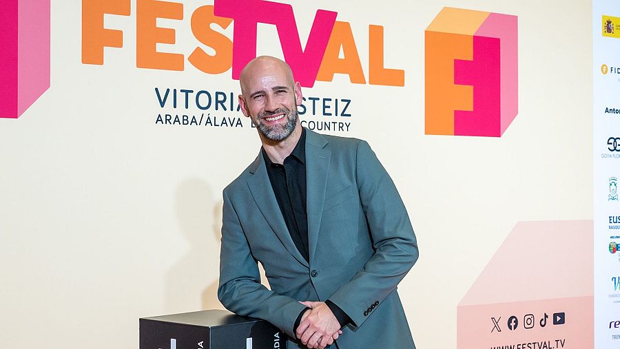 Gonzalo Miró recogió el premio FesTVal a 'Malas lenguas'