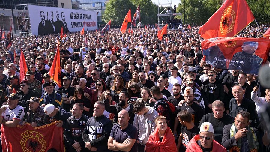 Manifestación en Pristina (Kosovo) en favor de Hashim Thaci y los otros acusados en La Haya