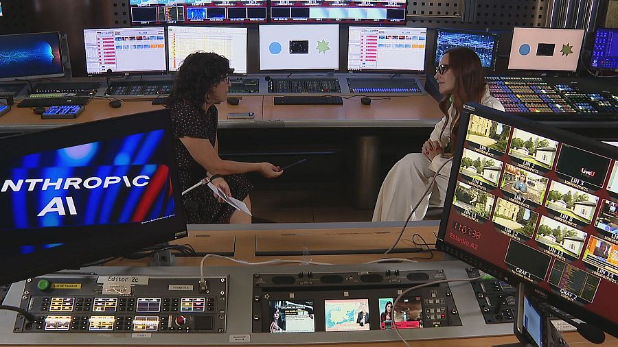 Cristina Pitarch, responsable de Anthropic España en su visita a los SSII de RTVE