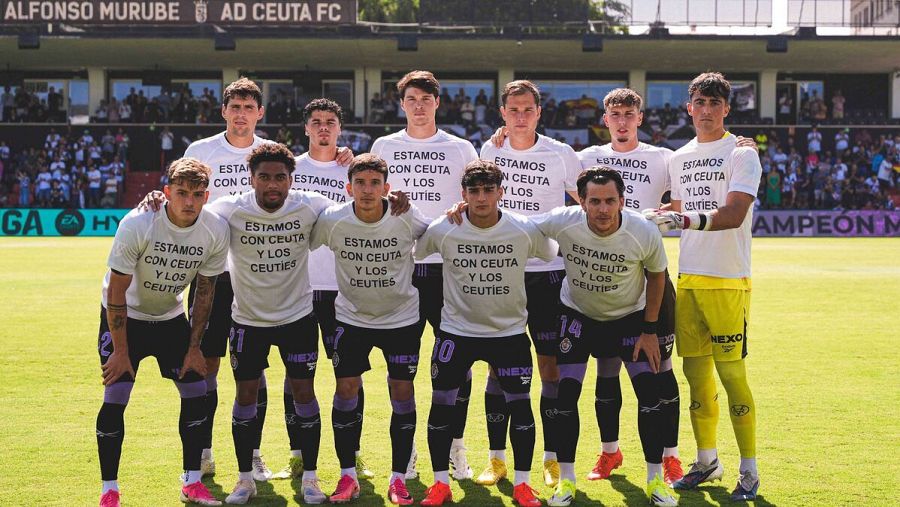 La plantilla del Real Valladolid antes de su partido contra el Ceuta