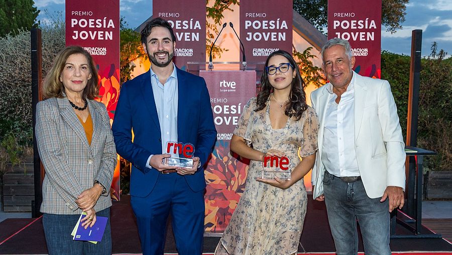 Foto de familia, tras la entrega del premio, este miércoles en La Casa Encendida