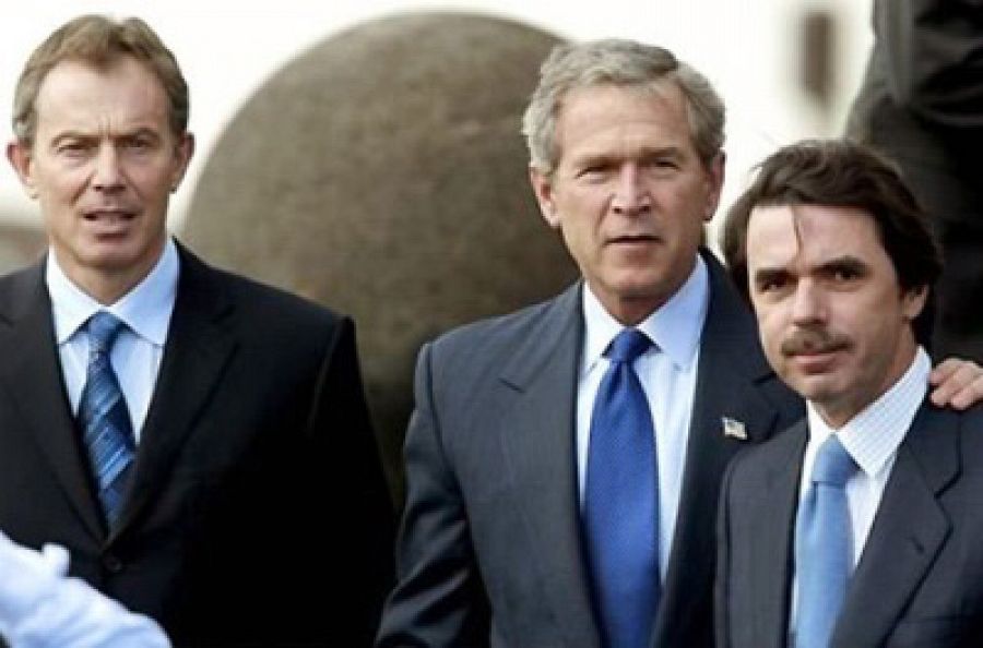 De izquierda a derecha: el primer ministro británico, Tony Blair; el presidente de EE.UU., George W. Bush y el presidente español, José María Aznar, en las Azores en 2003