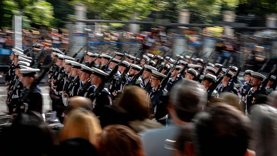 Desfile de la Armada en el Día de la Fiesta Nacional