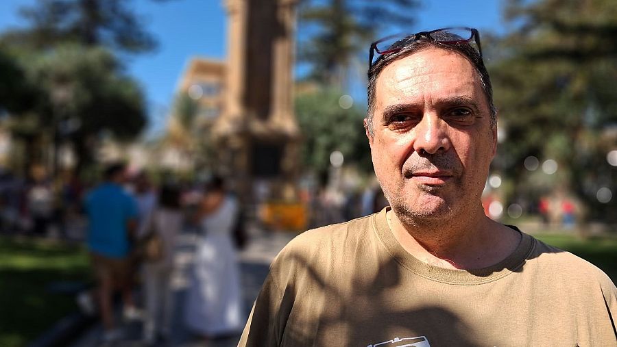 Juan Antonio es taxista y está 
