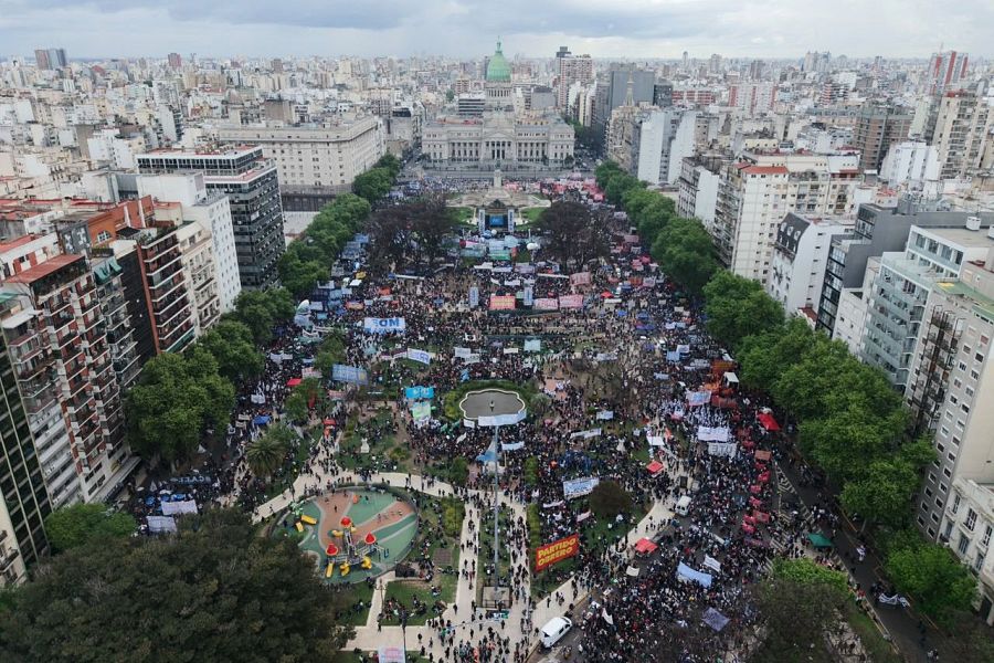 Protesta universitaria en Buenos Aires vistas desde el aire