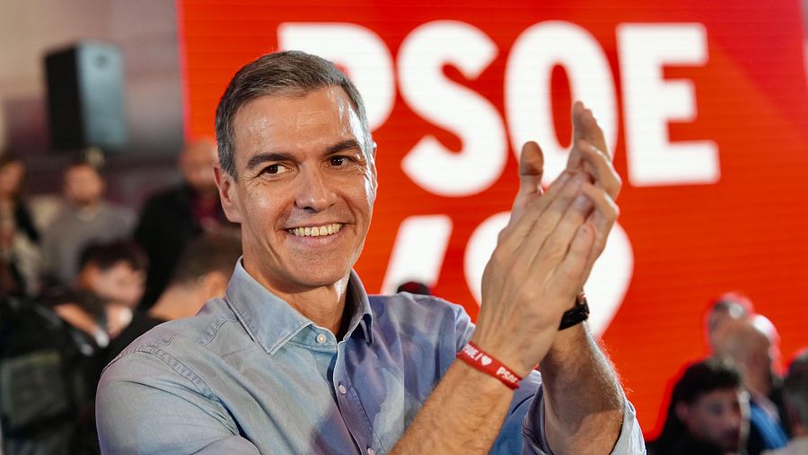 El presidente del Gobierno, Pedro Sánchez, durante un acto político de precampaña.
