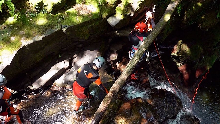 El turismo de aventura gana adeptos en los montes pasiegos