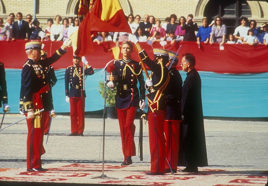 Jura de bandera del príncipe Felipe en 1985