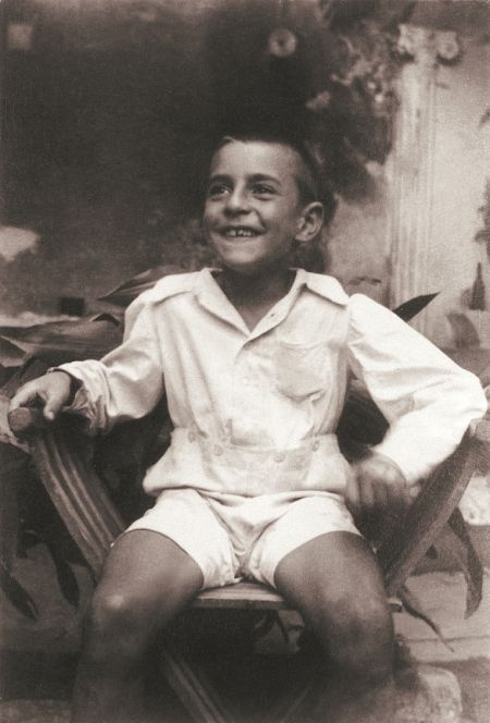 Una imagen del niño que fue el poeta Salvador Espriu