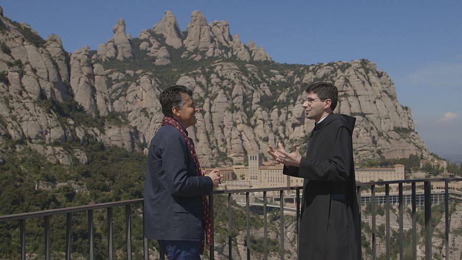   Hasta la montaña de Montserrat asciende Ramón Gener durante la grabación de 'This is Opera'