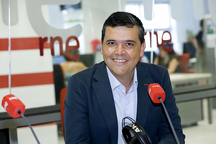 Alfredo Menéndez, director y presentador de 'Las mañanas de RNE'.