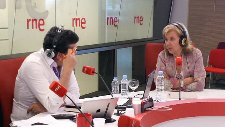 Carmen Enríquez en un momento de la entrevista con Alfredo Menéndez.