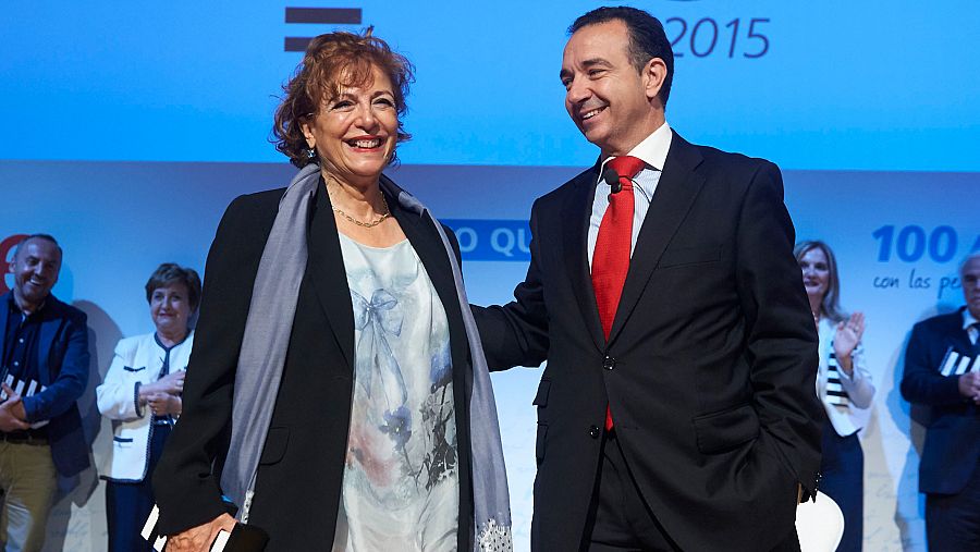 Luisa Fernández y Raúl Marqueta, director de La Caixa Aragón