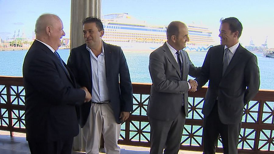 La familia Kiessling (Wolfgang, el padre, en el extremo izquierdo; y Christoph, el hijo, en el extremo derecho) son los propietarios del conocido 