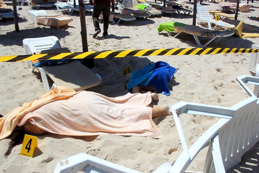 Cuerpos de los turistas asesinados en el complejo turístico de Susa, en Túnez.