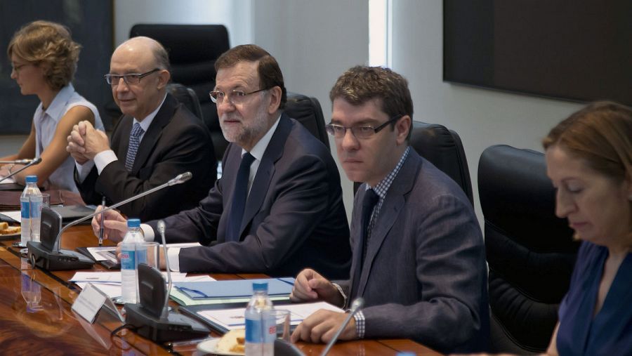 El presidente del Gobierno Mariano Rajoy preside la Comisión de Asuntos Económicos