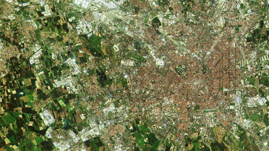 Imagen detallada de ciudad italiana de Milán captada por Sentinel 2A.