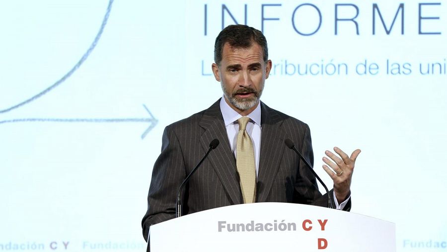 El rey Felipe VI durante su intervención en la presentación del informe de la Fundación CYD este lunes en Madrid
