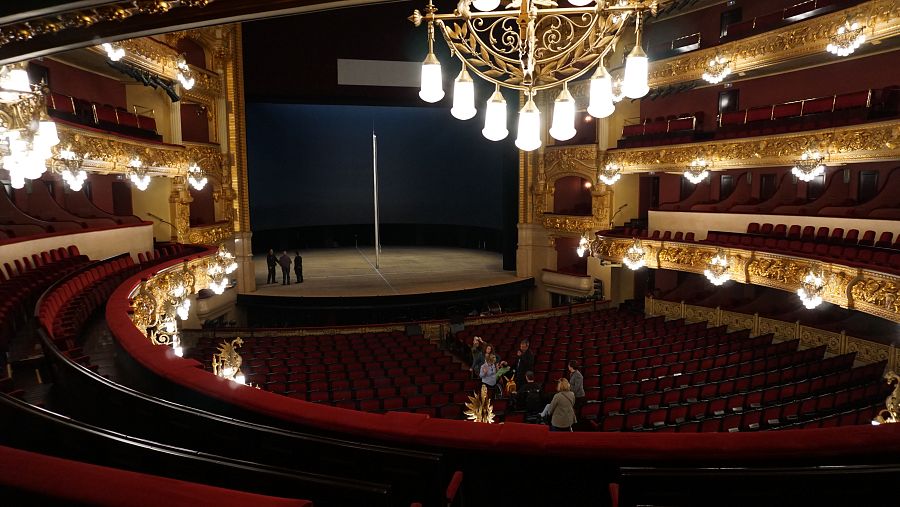 Visitantes de la Sala de Conciertos. La Sala fue reconstruida siguiendo fielmente la original de 1847