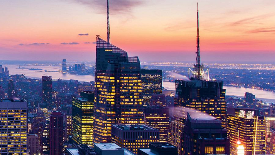 Vista nocturna de la ciudad de Nueva York. Richard l'Anson
