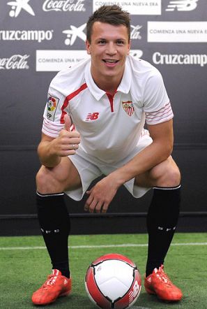 Konoplyanka, en su presentación con el Sevilla