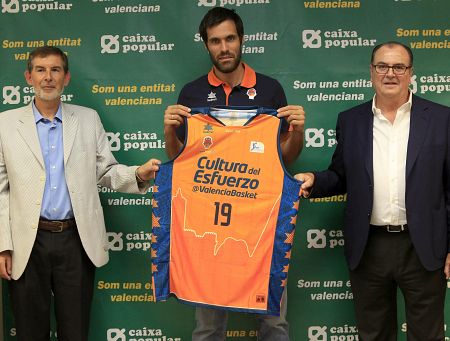 Fernando San Emeterio es presentado con el Valencia Basket