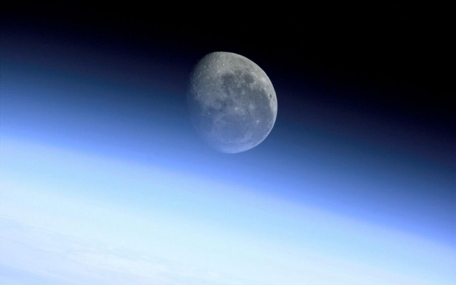 Luna llena vista desde la Estación Espacial Internacional