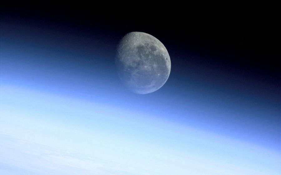 Luna llena vista desde la Estación Espacial Internacional