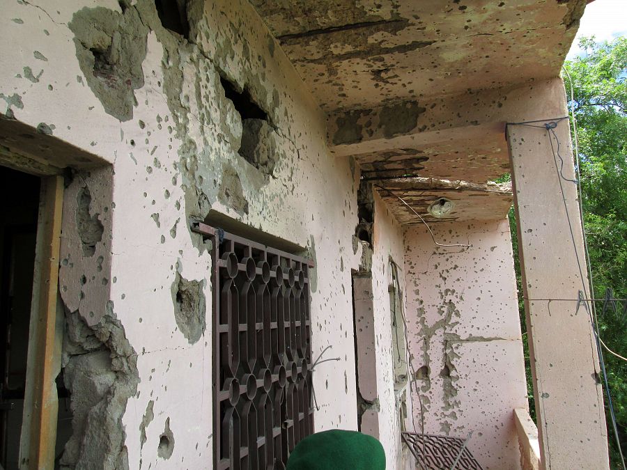Impactos de bala en las paredes del Hotel Byblos, donde se alojaba parte del personal de la ONU en Mali.
