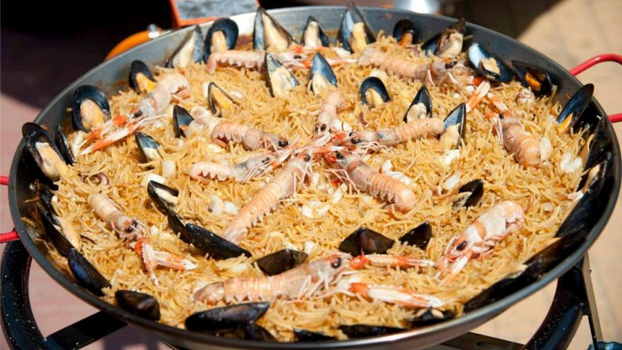 La fideuá del equipo Dalys, la mejor tapa del día