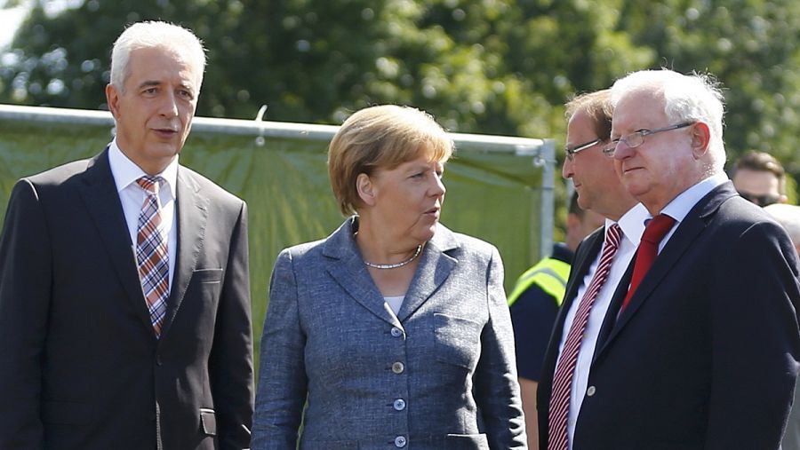Angela Merkel visita el centro de refugiados de la ciudad alemana de Heidenau, objeto de ataques xenófobos