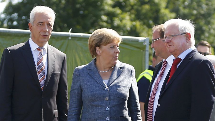Angela Merkel visita el centro de refugiados de la ciudad alemana de Heidenau, objeto de ataques xenófobos