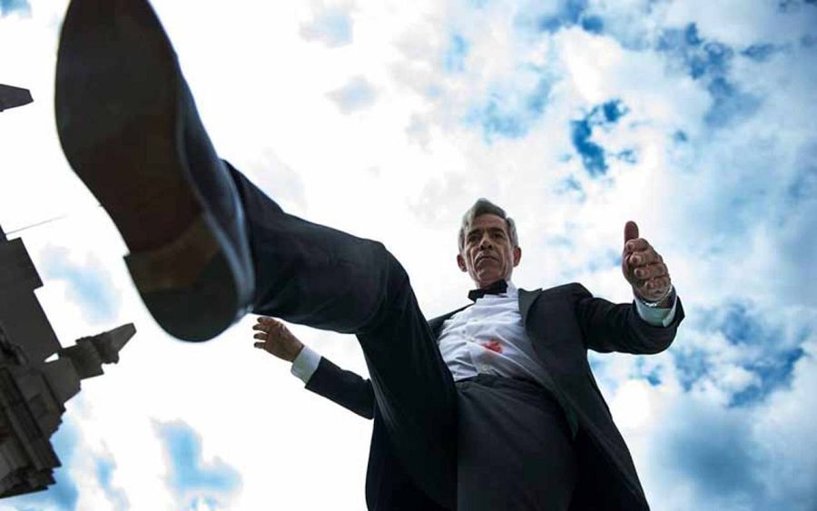 Imanol Arias borda su papel de Anacleto